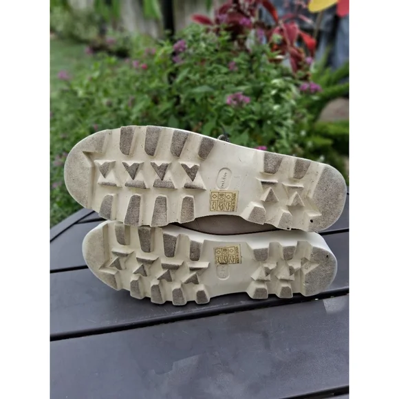 mi.im Beige Lace Up Boots with Black Laces US 9 MILITARY Winter Lug Heel EUC - Picture 6 of 11